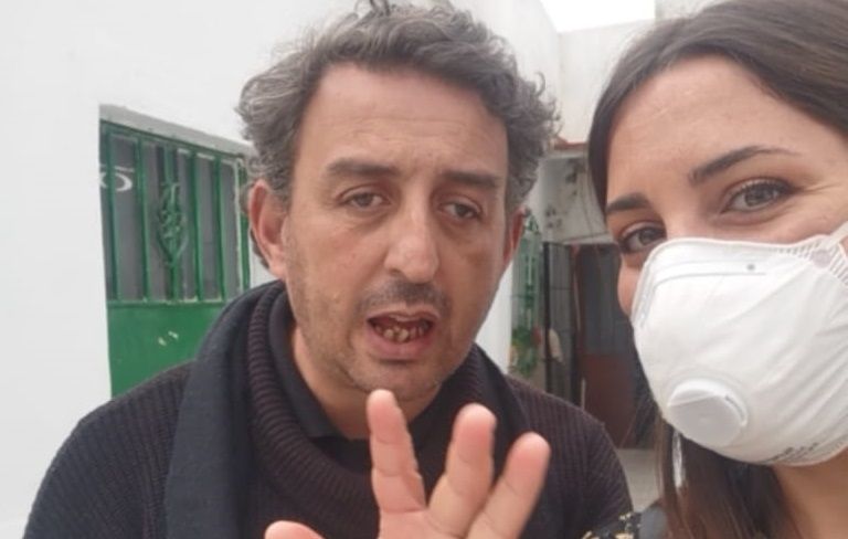 Con laureano vive solo