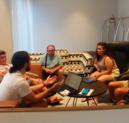 Compartimos la visión del grupo de portavoces sobre temas importantes para las personas apoyadas Compartimos la visión del grupo de portavoces sobre temas importantes para las personas apoyadas